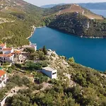 Kremena Small 200m Appartement