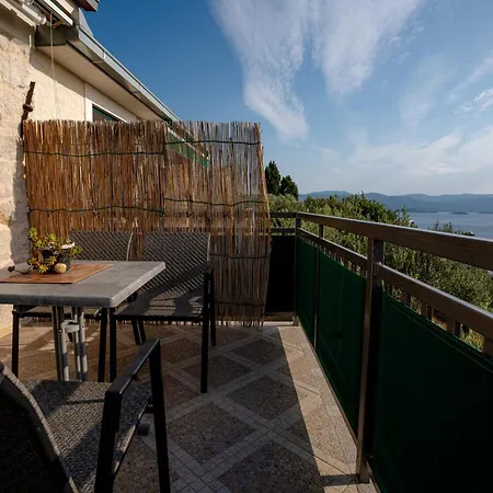 Kremena Small 200m Apartman