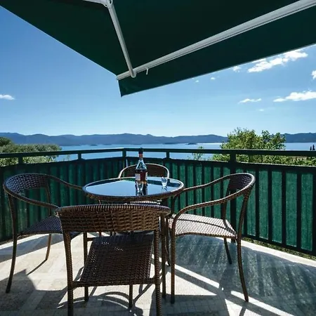 Apartment Kremena Small 200m