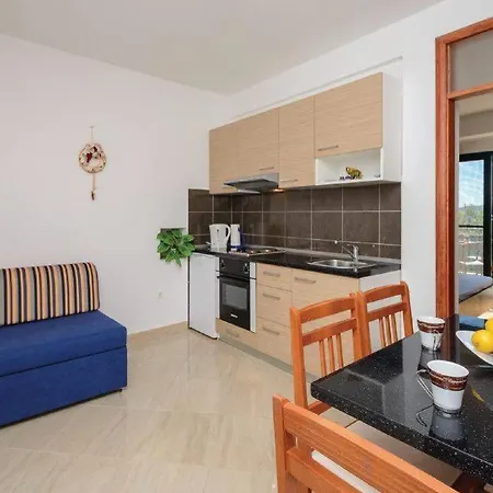 Apartment Kremena Small 200m *