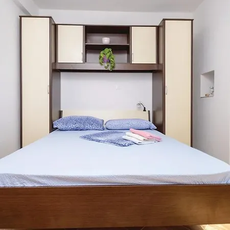 Kremena Small 200m Διαμέρισμα *