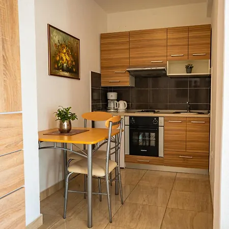 Kremena Small 200m *