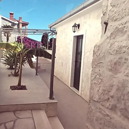 Kremena Small 200m *