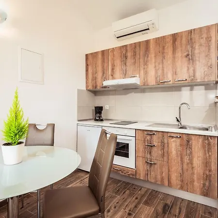Apartment Kremena Small 200m *