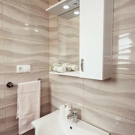 Apartment Kremena Small 200m