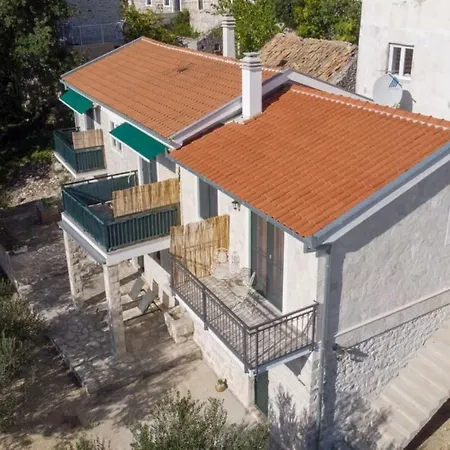Kremena Small 200m Apartment Klek