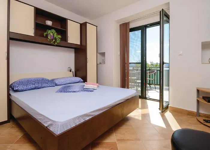 Apartment Kremena Small 200m *