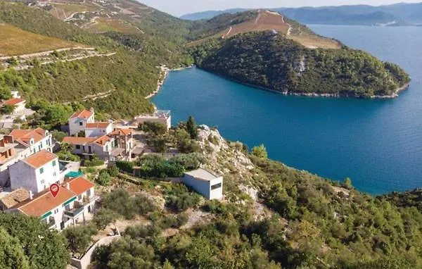 Kremena Small 200m Apartment