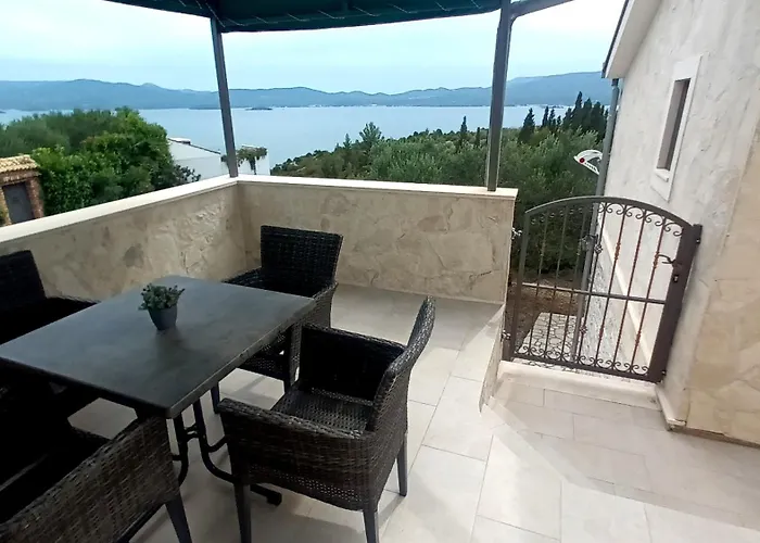 Apartment Kremena Small 200m Klek