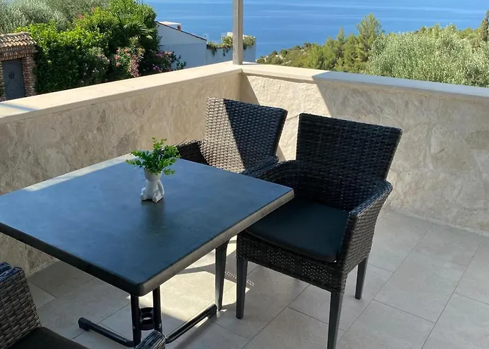 Apartment Kremena Small 200m Klek