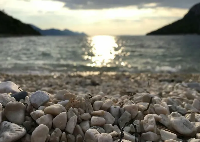 Kremena Small 200m Apartment *