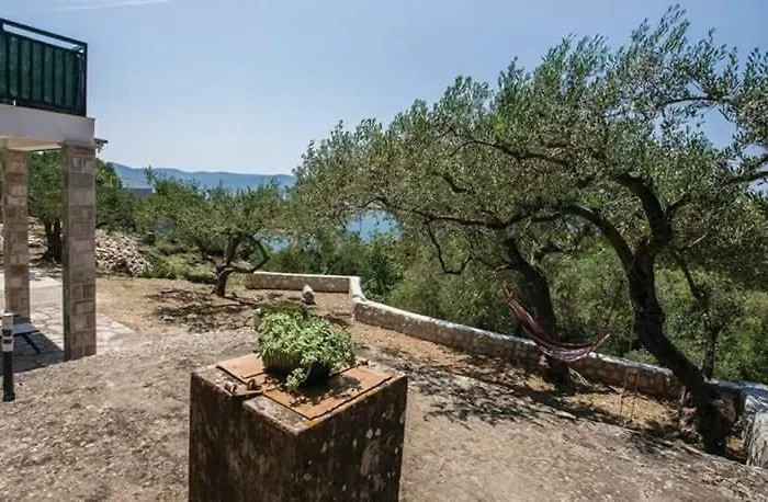 Apartment Kremena Small 200m