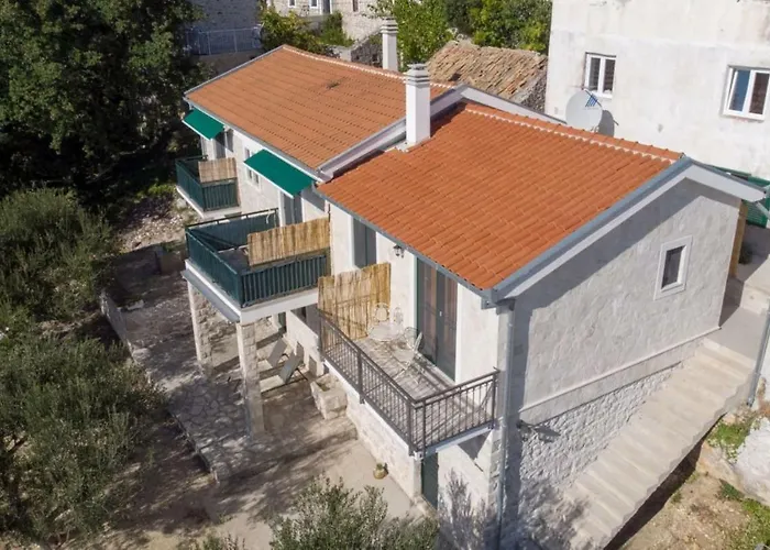 Kremena Small 200m Apartment Klek